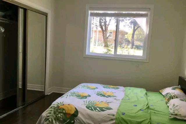 Private Rooms 5 Min Finch West Subway - York University Toronto Eksteriør billede