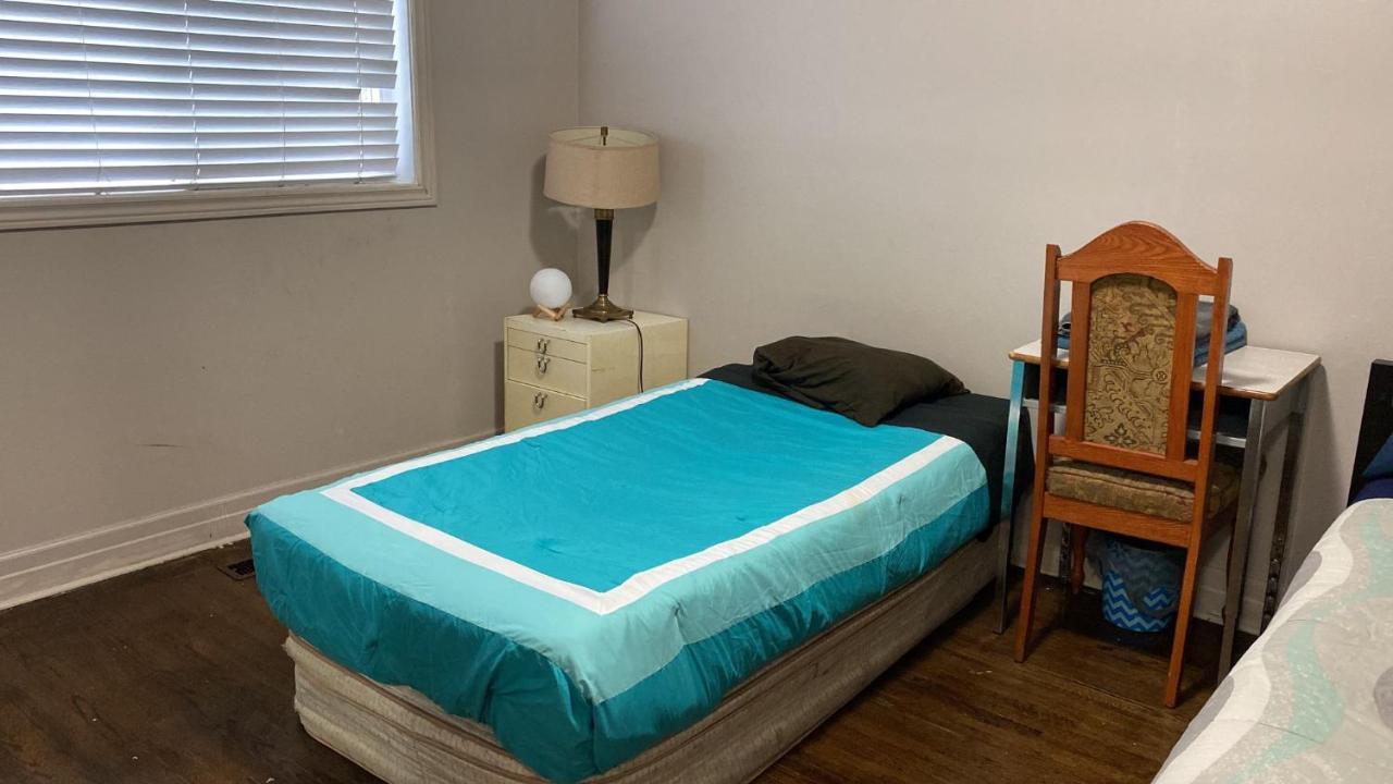 Private Rooms 5 Min Finch West Subway - York University Toronto Eksteriør billede
